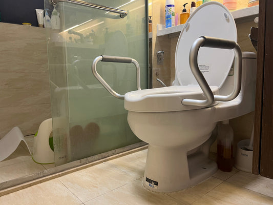 Why More Seniors Fall in the Bathroom Than Anywhere Else in the Home - Marine Dana Store